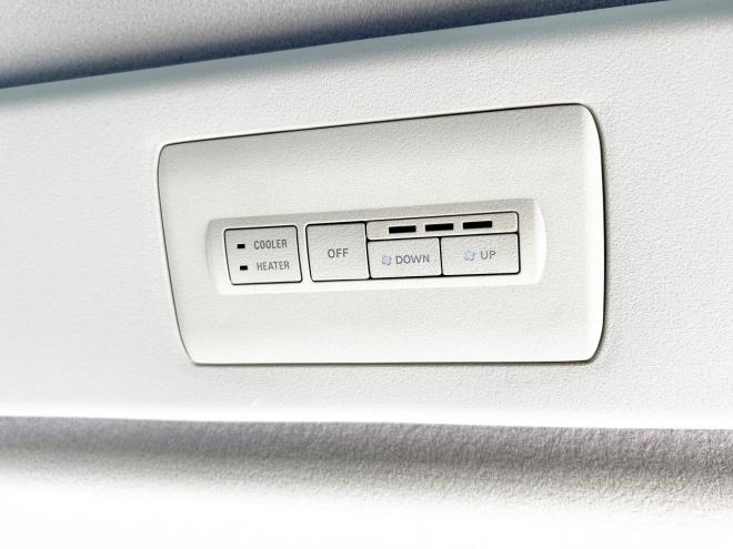 デリカD5　2.4Gパワーパッケージ 4WD　ローンが不安な方＜優遇ローン＞本州仕入　両側パワスラ　社外ナビ　ETC 4WD