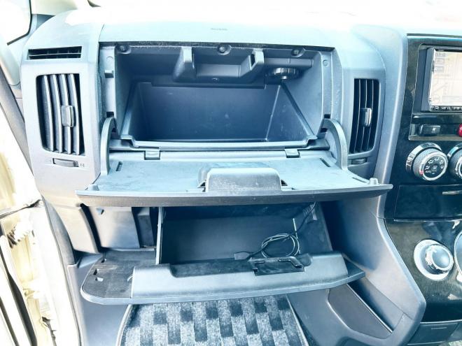 デリカD5　2.4Gパワーパッケージ 4WD　ローンが不安な方＜優遇ローン＞本州仕入　両側パワスラ　社外ナビ　ETC 4WD