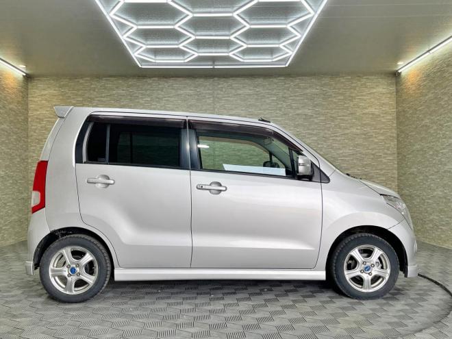 ワゴンRFXリミテッド 4WD 5年保証 スマキー 夏冬タイヤ ETC シートヒーター 寒冷地仕様 禁煙 修復歴無