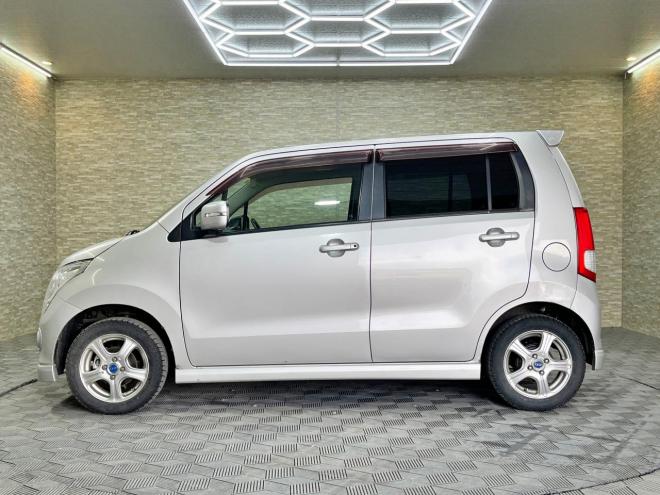 ワゴンRFXリミテッド 4WD 5年保証 スマキー 夏冬タイヤ ETC シートヒーター 寒冷地仕様 禁煙 修復歴無