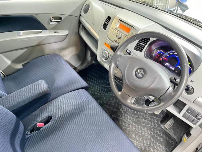 ワゴンRFXリミテッド 4WD 5年保証 スマキー 夏冬タイヤ ETC シートヒーター 寒冷地仕様 禁煙 修復歴無