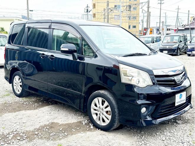 ノア2.0Si 4WD　ローンが不安な方＜優遇ローン＞1年保証　寒冷地仕様　両側Pスラ　純正ナビ