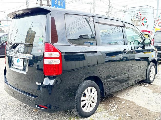 ノア2.0Si 4WD　ローンが不安な方＜優遇ローン＞1年保証　寒冷地仕様　両側Pスラ　純正ナビ
