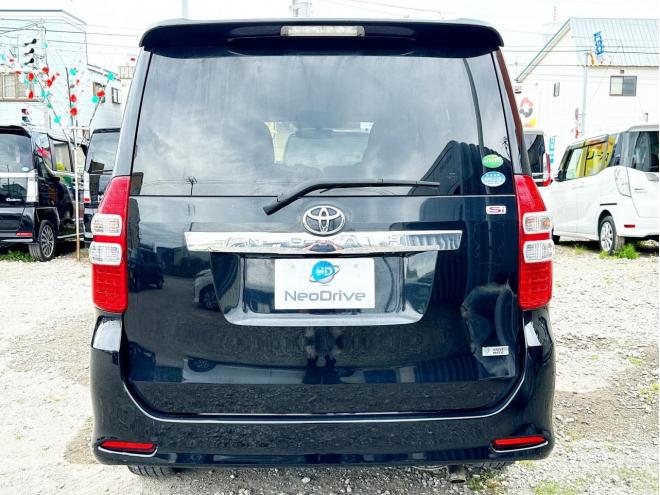 ノア2.0Si 4WD　ローンが不安な方＜優遇ローン＞1年保証　寒冷地仕様　両側Pスラ　純正ナビ