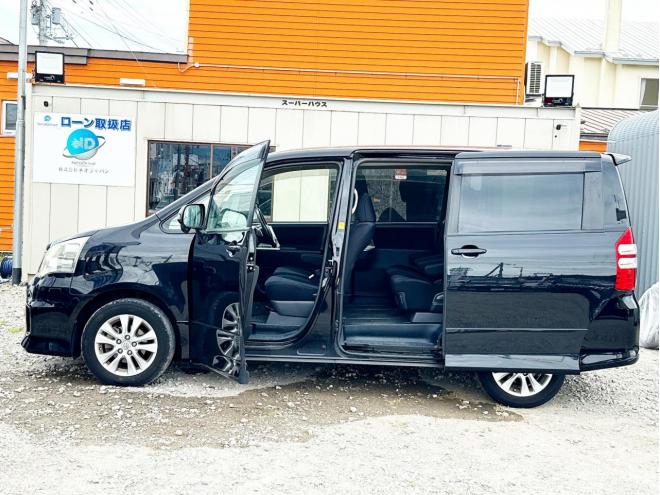 ノア2.0Si 4WD　ローンが不安な方＜優遇ローン＞1年保証　寒冷地仕様　両側Pスラ　純正ナビ