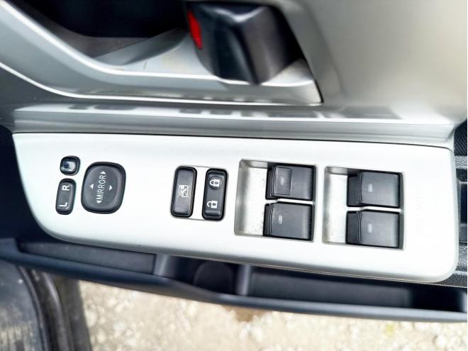 ノア2.0Si 4WD　ローンが不安な方＜優遇ローン＞1年保証　寒冷地仕様　両側Pスラ　純正ナビ
