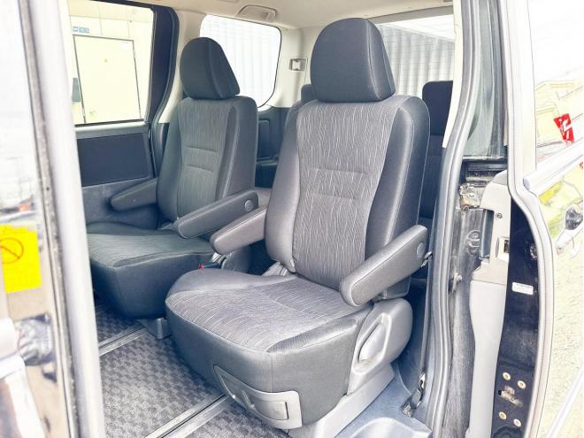 ノア2.0Si 4WD　ローンが不安な方＜優遇ローン＞1年保証　寒冷地仕様　両側Pスラ　純正ナビ
