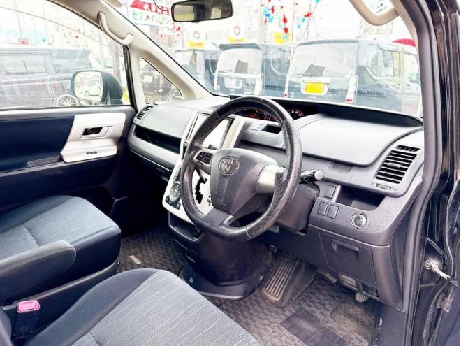ノア2.0Si 4WD　ローンが不安な方＜優遇ローン＞1年保証　寒冷地仕様　両側Pスラ　純正ナビ