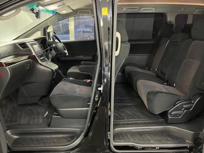 アルファード２４０Ｓ　後期型　本州仕入　禁煙車　ＷＡＫＯＳバリアスコーティング済　純正１８インチＡＷ　社外１６ＡＷ＋スタッドレスタイヤ付　両側パワースライドドア　純正ＨＤＤナビ（フルセグ地デジ　ＤＶＤ再生　Ｂｌｕｅｔｏｏｔｈ）＋バックカメラ　コーナーセンサー　横滑り防止装置　ｎａｎｏｅ空気清浄　ＨＩＤ　ＥＴＣ 　タイミングチェーン 4WD 2400 5Dr