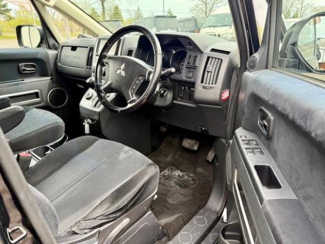 デリカ2.4Gパワーパッケージ 4WD 4WD 2400 5Dr