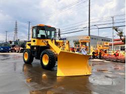 ホイールローダ&nbsp;&nbsp;コマツ　中古　WA200-3　マ... コマツ　中古　WA200-3　マルチプラウ　建機