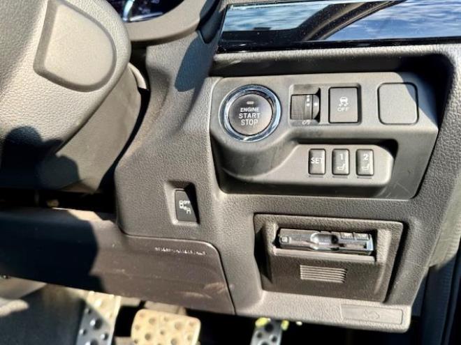 レヴォーグ1.6STIスポーツ アイサイト 4WD　ＳＴＩフルエアロ　フロントリップ付 4WD 1600 5Dr