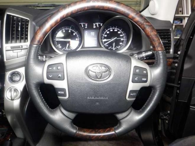 ランドクルーザー200 4.6 ZX 4WD　本州仕入・ナビ・TV・B/T・サンルーフ・革 4600