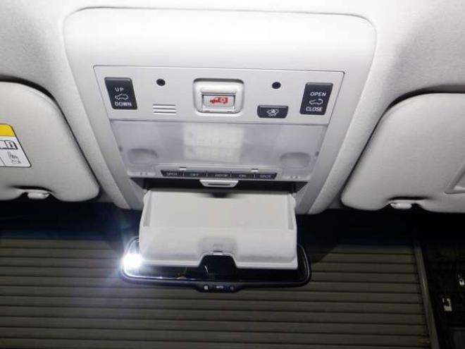 ランドクルーザー200 4.6 ZX 4WD　本州仕入・ナビ・TV・B/T・サンルーフ・革 4600