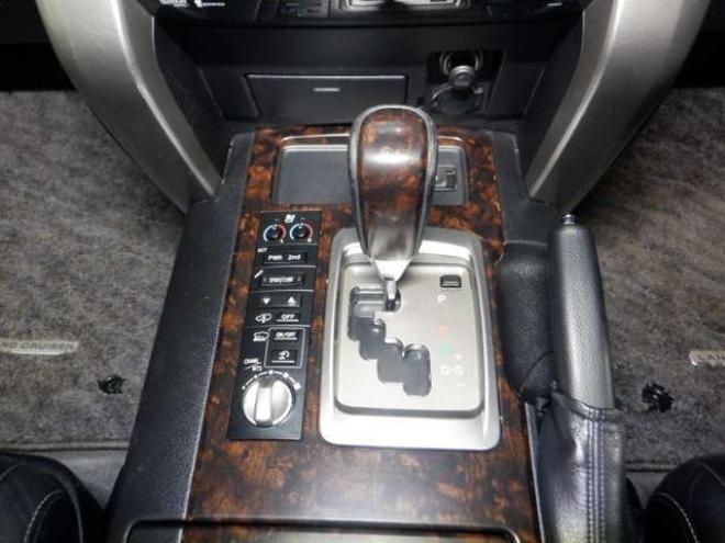 ランドクルーザー200 4.6 ZX 4WD　本州仕入・ナビ・TV・B/T・サンルーフ・革 4600
