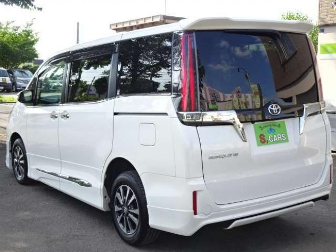エスクァイア2.0 Gi 4WD　本州車 保証1年 本革 モデリスタ 衝突軽減 2000