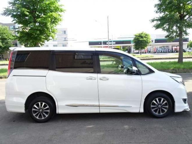 エスクァイア2.0 Gi 4WD　本州車 保証1年 本革 モデリスタ 衝突軽減 2000
