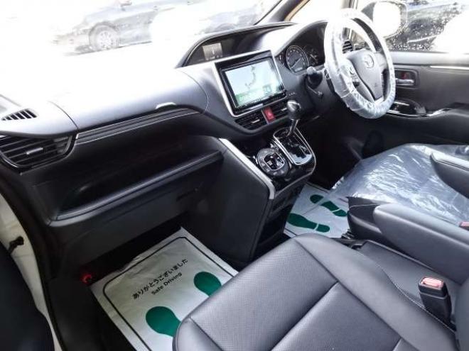 エスクァイア2.0 Gi 4WD　本州車 保証1年 本革 モデリスタ 衝突軽減 2000