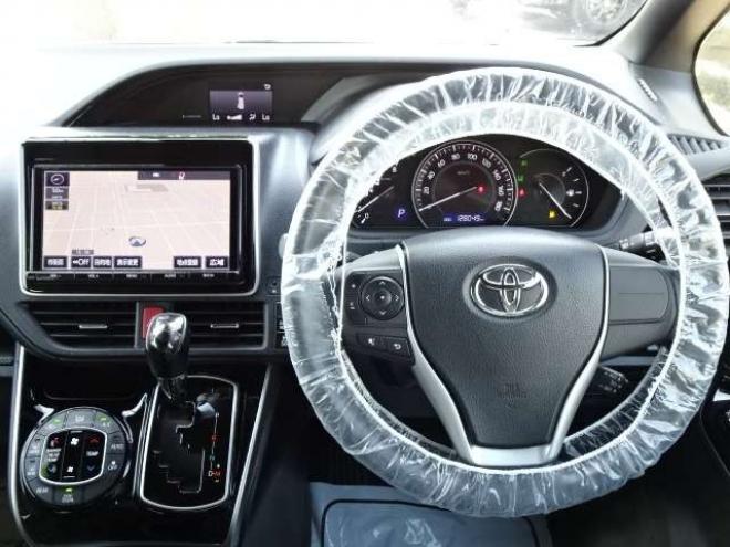 エスクァイア2.0 Gi 4WD　本州車 保証1年 本革 モデリスタ 衝突軽減 2000