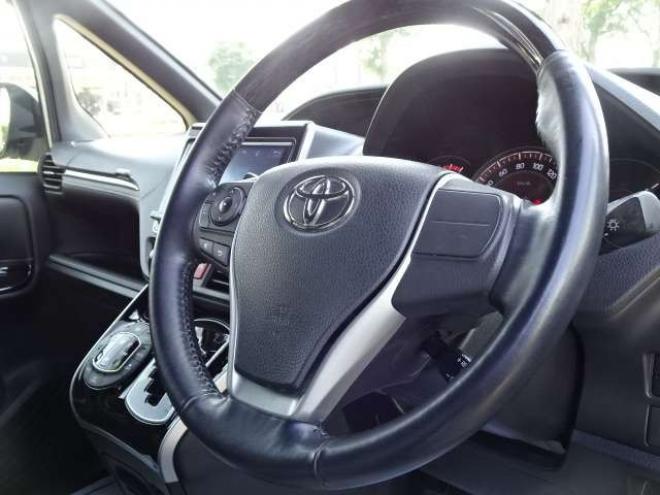 エスクァイア2.0 Gi 4WD　本州車 保証1年 本革 モデリスタ 衝突軽減 2000