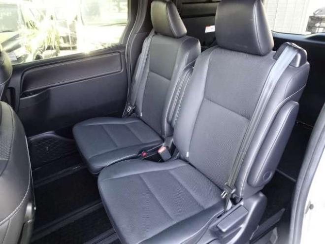 エスクァイア2.0 Gi 4WD　本州車 保証1年 本革 モデリスタ 衝突軽減 2000