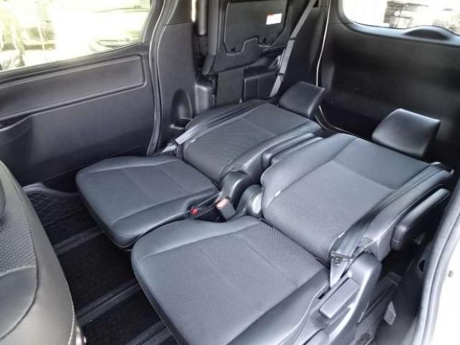 エスクァイア2.0 Gi 4WD　本州車 保証1年 本革 モデリスタ 衝突軽減 2000