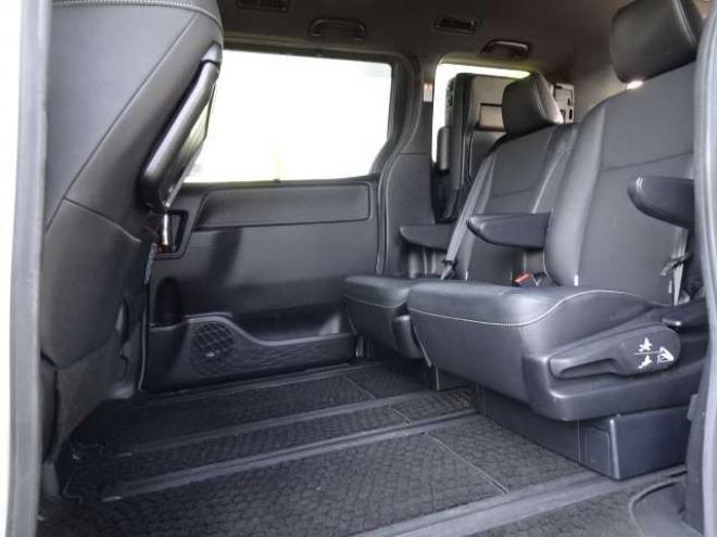 エスクァイア2.0 Gi 4WD　本州車 保証1年 本革 モデリスタ 衝突軽減 2000