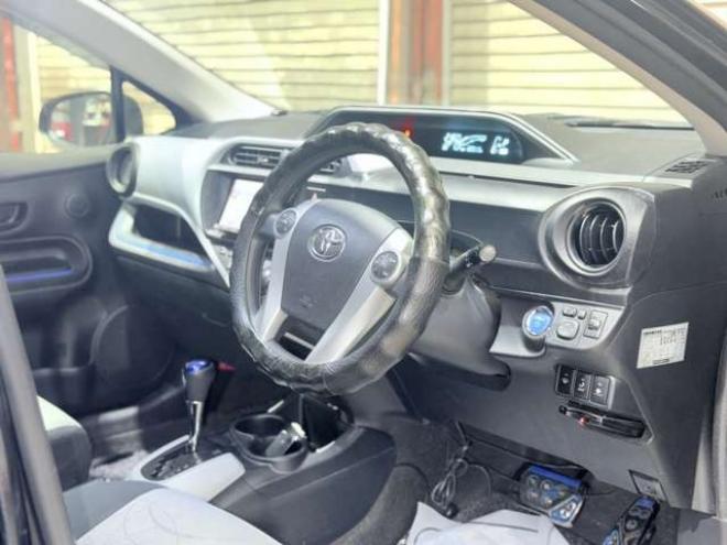 アクア1.5 S　下廻防錆TVナビBカメEスタETC 2WD 1500