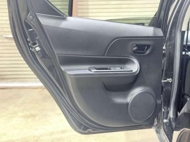 アクア1.5 S　下廻防錆TVナビBカメEスタETC 2WD 1500