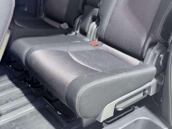 セレナ2.0 ハイウェイスター Vセレクション 4WD　下廻防錆TVナビBカメEスタ後モニETC 2000