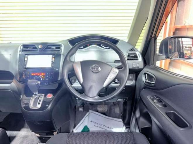 セレナ2.0 ハイウェイスター Vセレクション 4WD　下廻防錆TVナビBカメEスタ後モニETC 2000