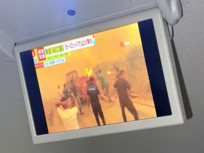 セレナ2.0 ハイウェイスター Vセレクション 4WD　下廻防錆TVナビBカメEスタ後モニETC 2000