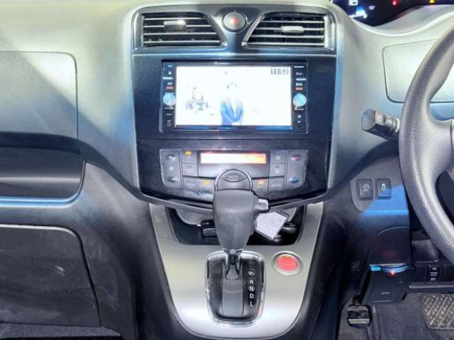 セレナ2.0 20X Vセレクション+Safety 4WD　下部防錆1オナTVナビBカメ後席モニタ 2000