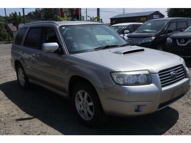 フォレスター2.0 XT 4WD　ナビ・TV・Bカメラ・ターボ・走行1.7万k 2000