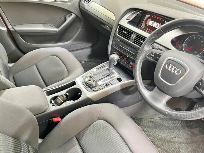 アウディA4 2.0TFSIクワトロ 4WD 5年保証 スマキー ナビ ETC ドラレコ 寒冷地仕様 禁煙 車検整備2年付 修復歴無