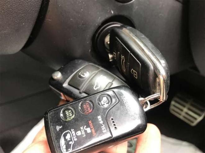 アウディTT クーペ 2.0 TFSI クワトロ 4WD　TV　エンスタ　ターボ　4WD　HID 2000