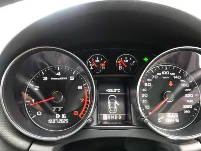 アウディTT クーペ 2.0 TFSI クワトロ 4WD　TV　エンスタ　ターボ　4WD　HID 2000