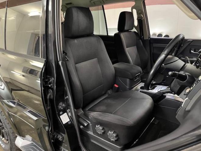 パジェロロング　エクシード　本州仕入　禁煙車　ディーゼルターボ　ＷＥＤＳキーラー１７ＡＷ＋新品ＴＯＹＯホワイトレタータイヤ　純正１７ＡＷ＋スタッドレスタイヤ付　新品ＪＡＯＳブラックマッドガード　イクリプスナビ（フルセグ地デジ　ＤＶＤ再生　Ｂｌｕｅｔｏｏｔｈ）＋バックカメラ　クルーズコントロール　両席シートヒーター　リアヒーター　横滑り防止装置　盗難防止装置　１００Ｖ電源　ＨＩＤ　ＥＴＣ 4WD 3200 5Dr