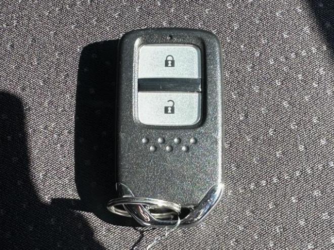 フィットハイブリッドFパッケージ 4WD 1500 5Dr