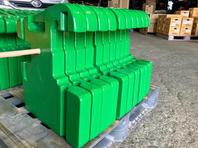 農機補助部品ジョンディア　中古　トラクターウェイト　50kg×10枚　農機具