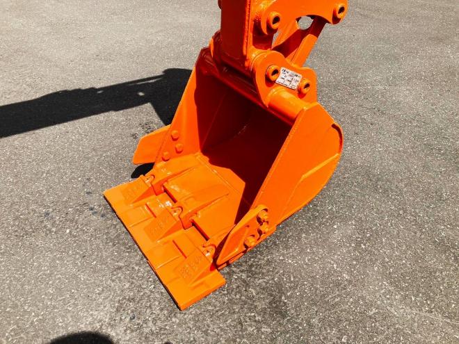 バックホー日立　中古　ZX17U-5A