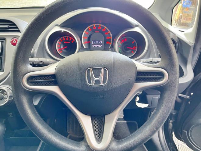 フィット1.3G 4WD 5年保証 寒冷地仕様 禁煙 車検整備2年付 修復歴無