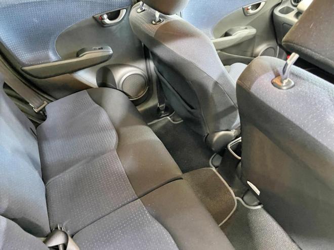 フィット1.3G 4WD 5年保証 寒冷地仕様 禁煙 車検整備2年付 修復歴無