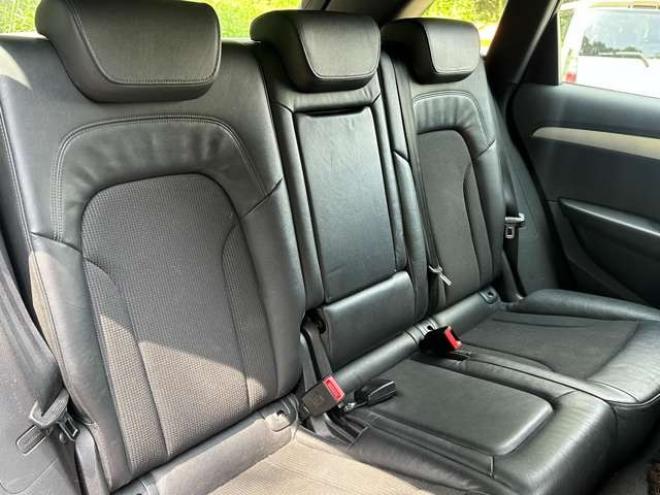 アウディQ5 2.0 TFSI クワトロ Sラインパッケージ 4WD　ターボ/純正ナビ/ETC/ハーフレザーシート 正規輸入車 2000