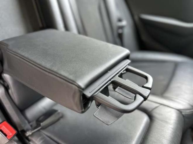 アウディQ5 2.0 TFSI クワトロ Sラインパッケージ 4WD　ターボ/純正ナビ/ETC/ハーフレザーシート 正規輸入車 2000