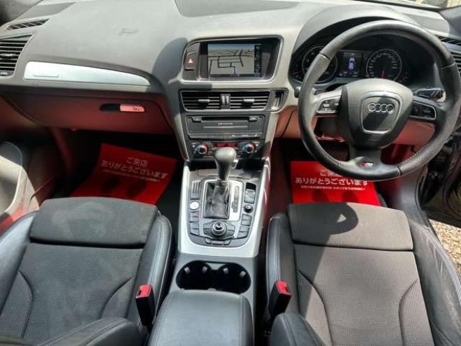 アウディQ5 2.0 TFSI クワトロ Sラインパッケージ 4WD　ターボ/純正ナビ/ETC/ハーフレザーシート 正規輸入車 2000