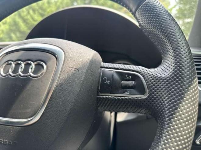 アウディQ5 2.0 TFSI クワトロ Sラインパッケージ 4WD　ターボ/純正ナビ/ETC/ハーフレザーシート 正規輸入車 2000