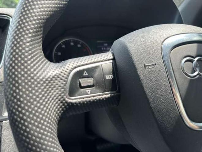 アウディQ5 2.0 TFSI クワトロ Sラインパッケージ 4WD　ターボ/純正ナビ/ETC/ハーフレザーシート 正規輸入車 2000