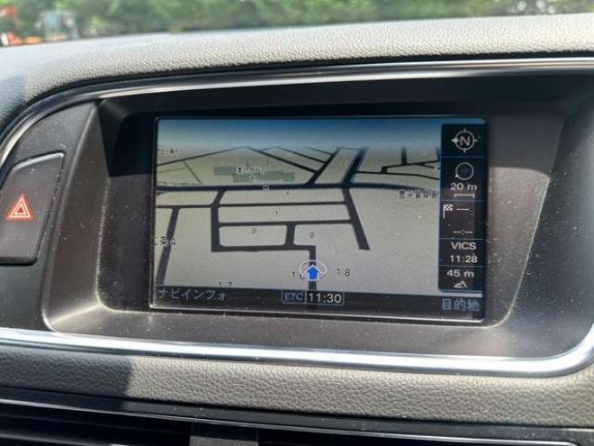 アウディQ5 2.0 TFSI クワトロ Sラインパッケージ 4WD　ターボ/純正ナビ/ETC/ハーフレザーシート 正規輸入車 2000