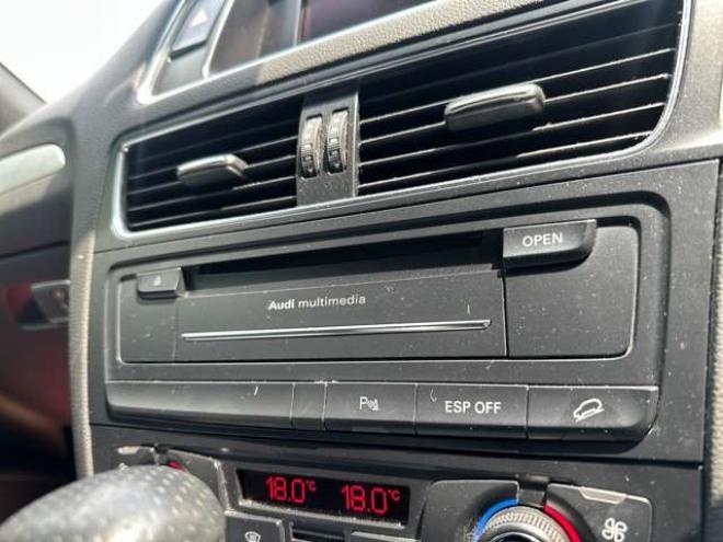 アウディQ5 2.0 TFSI クワトロ Sラインパッケージ 4WD　ターボ/純正ナビ/ETC/ハーフレザーシート 正規輸入車 2000